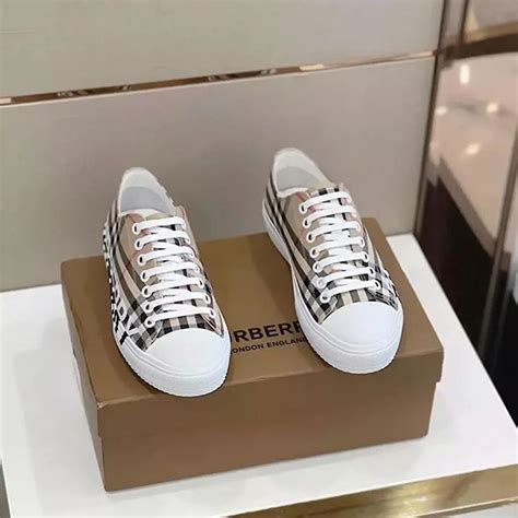 burberry canvas shoes replica|burberry look alike.